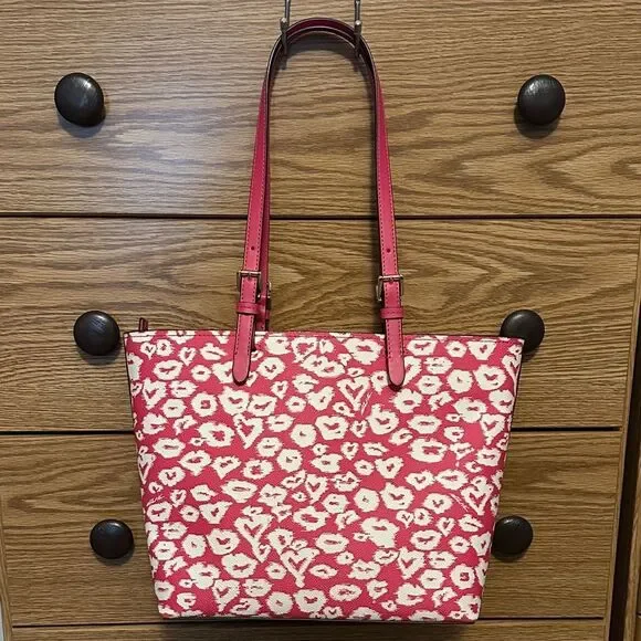 Michael Kors Red and Cream Tote Bag - Picture 2 of 5
